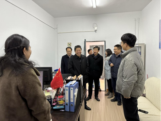 张方胜书记调研指导我校“一站式”学生社区驿站试点工作