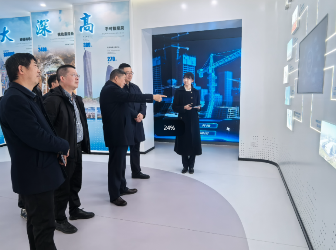 学校赴武汉、宜兴走访校友