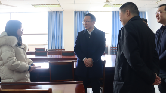黄石市副市长董国平来校慰问专家人才